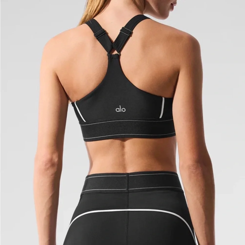 ALO SET Airlift Suit Up Bra AND Matching High Waist Leggings Set